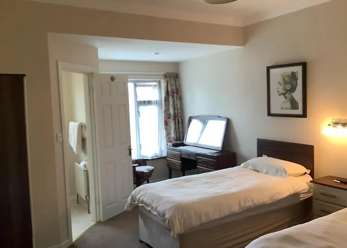 לינה וארוחת בוקר Palmgrove 3*