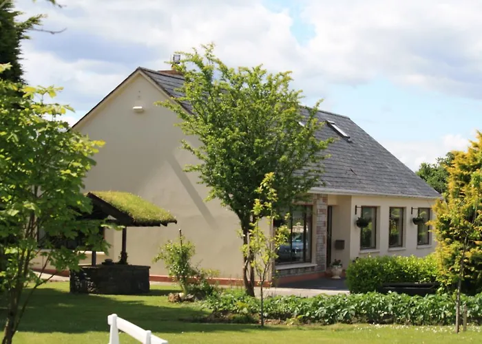 לינה וארוחת בוקר Palmgrove ליסטוול